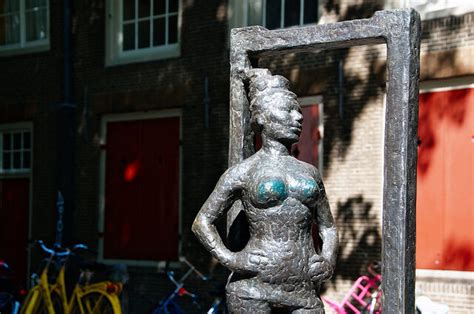 oudekerksplein amsterdam netherlands atlas obscura