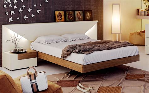 lacquered   spain wood luxury platform bed fort