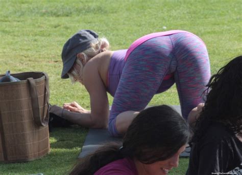 Girls In Yoga Pants Bent Over Ass Wingateinnallentown