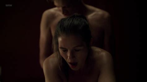 lisa carlehed vi 2015 эротическая постельная сцена из фильма знаменитость трахается голая
