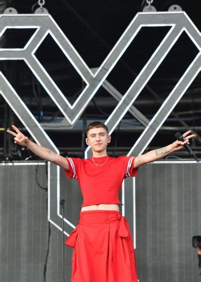 olly at v festival olly alexander normcore fashion