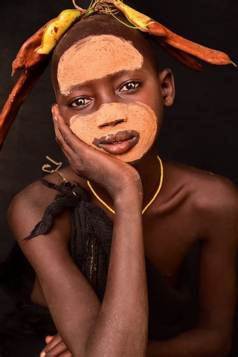 Interview Intimate Portraits Capture The Beauty Of Ethiopias Suri