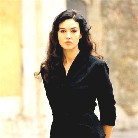 monica bellucci young style inspiration  classy