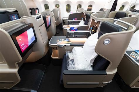 qantas  dreamliner business class review points   pacific