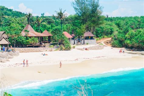 Dream Beach And Sandy Bay Beach Club Nusa Lembongan Sunshine Seeker