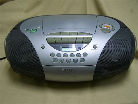 sony cfd  megabass cd playeram fm radiocassette player boombox boomboxes