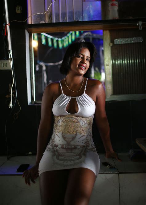 wm 2014 27 aufrichtige fotos von prostituierten die sich auf die weltmeisterschaft vorbereiten