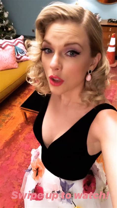 super hot and sexy taylor swift selfies nice big boobs