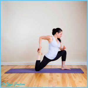 yoga poses quad stretch allyogapositionscom