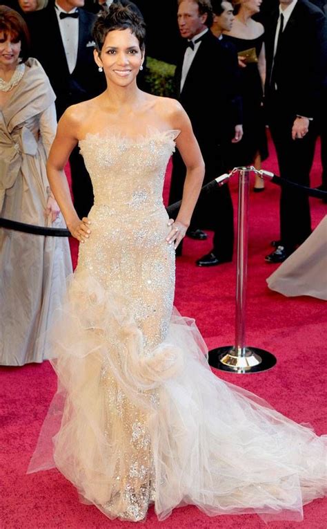 Oscar Win Gown From Halle Berry S Best Looks In 2020