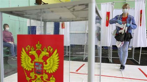 first results show overwhelming support for russia s constitutional