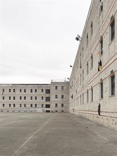 portuguese prison photo project eles fotografaram  adn das