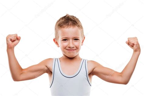 uśmiechnięty chłopiec dziecko sportu wyświetlono biceps ręka siła