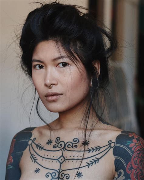 Guy Le Tattooer Bild Tattoos Body Art Tattoos Face Tattoos Woman