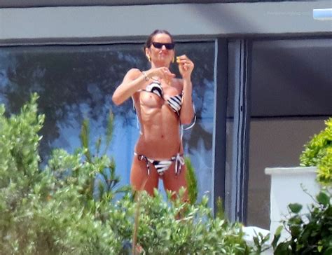 Izabel Goulart Topless For Neymar’s Party 15 Photos The Fappening