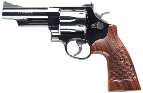 smith and wesson model 29 classic 44 rem mag w walnut grips and bright blue