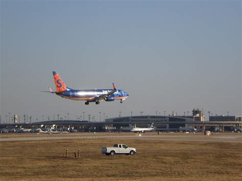 sun country landing  dfw mikedfw flickr