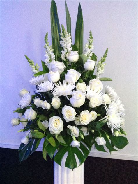 fresh flower arrangement  adelaide wedding reception decoration www