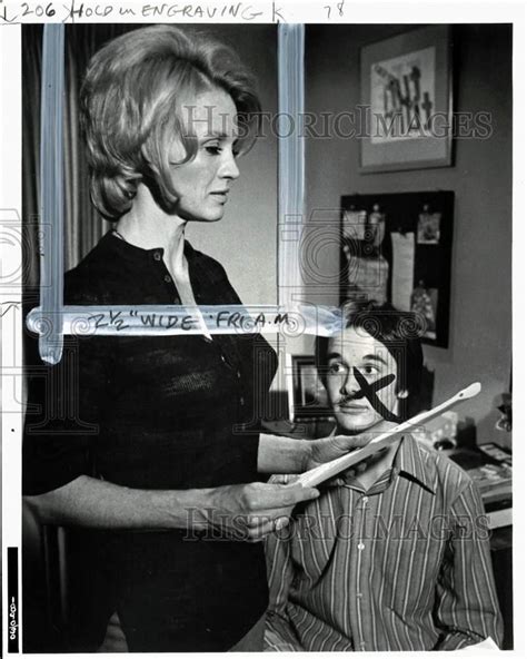 1971 press photo angie dickinson and roger vadim in pretty