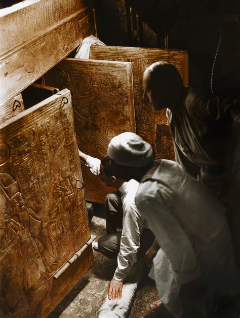 The Discovery Of Tutankhamun S Tomb Shown In Colour For