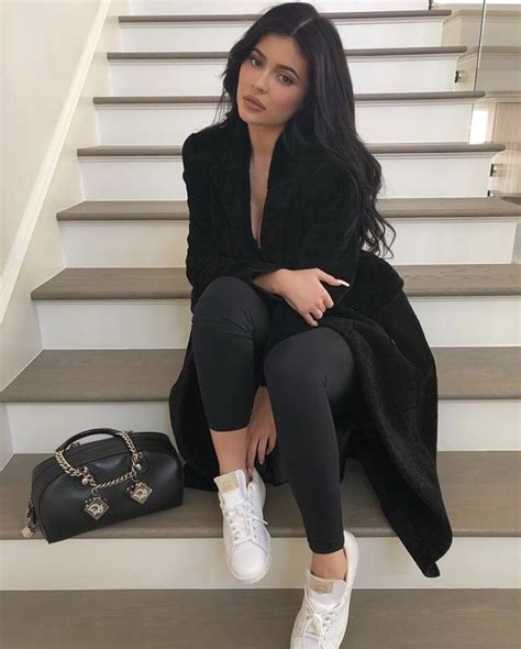 pin  kylie jenner outfits
