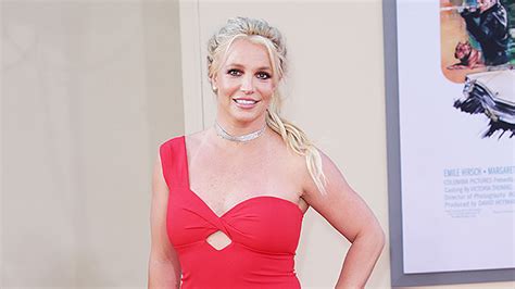 Britney Spears Does Insane Yoga Split Pose Watch