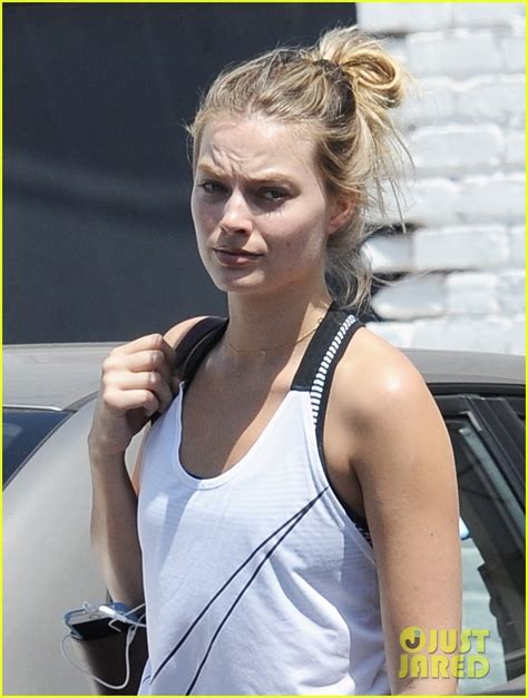 margot robbie goes makeup free for a trip to the gym photo 3911977 margot robbie pictures