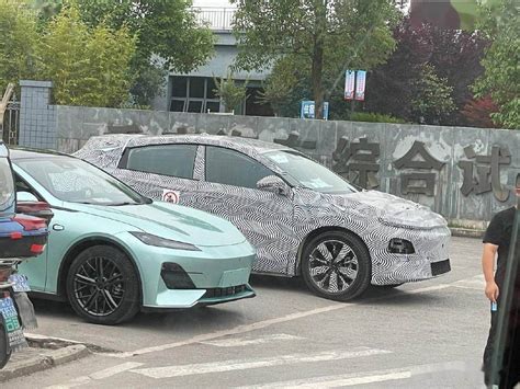 xpeng  electric suv spied  china  rival tesla model