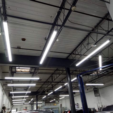 led shop lights  manufactured  state   art technology  offers strong sturdier