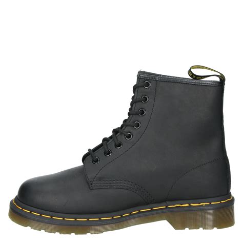 dr martens  greasy heren veterboots zwart