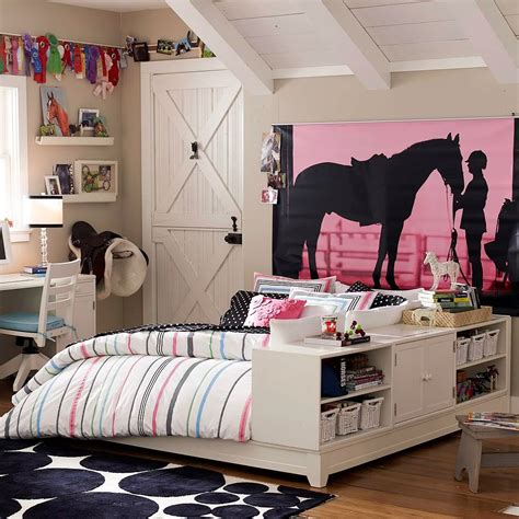 teen girls bedroom