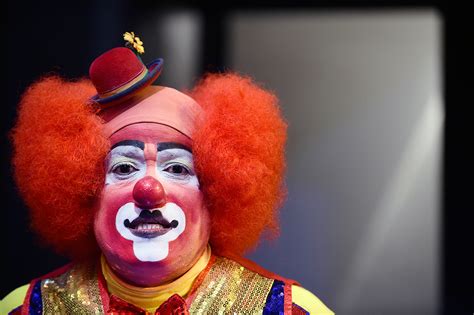 international clown convention  mexico hosts gigantic parade  killer clown craze