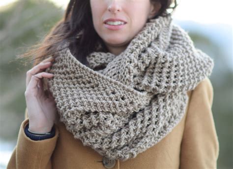 traveler knit infinicowl scarf pattern mama   stitch