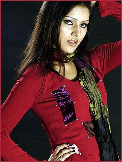 Bangladeshi Actress Model Singer Picture Tinni