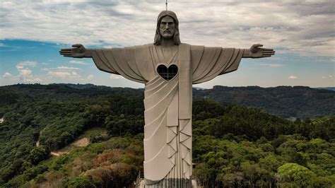 estatua de cristo maior    cristo redentor  finalizada  rio grande  sul cnn brasil