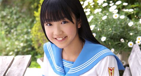 japanese girl idols pics  momo shiina tags junior idol set