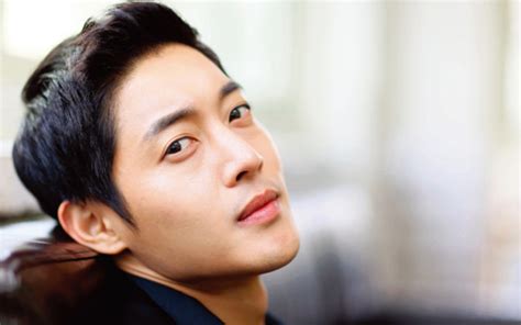 Korean Actor Singer Kim Hyun Joong Saves A Life At A Japanese