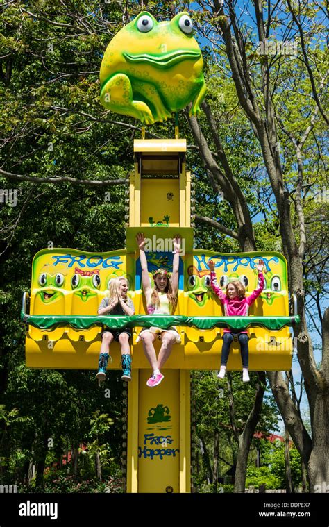drop ride centreville amusement park toronto island park toronto stock photo  alamy