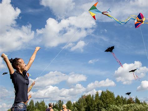 Kite Flying Date Idea Fun And Games Ideas And Activities Date Nights