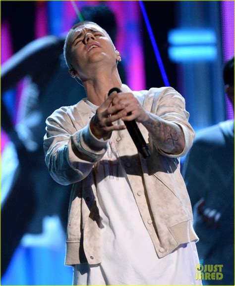 Justin Bieber S Billboard Music Awards 2016 Performance Video Watch