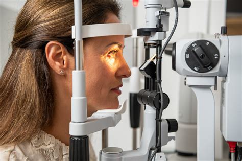 wat  het verschil opticien optometrist contactlensspecialist oogarts