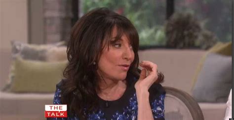 katey sagal explains peg bundy s hair and opens up about glee video