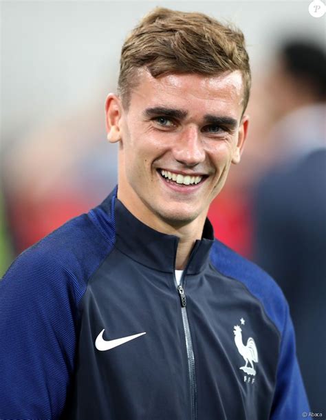 antoine griezmann apres la demi finale de leuro france allemangne le  juillet