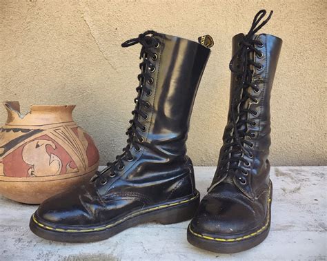 vintage  worn   england dr martens uk size  estimated black combat boot  eyelet