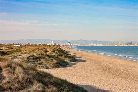 las mejores playas de valencia  disfrutar en verano tele taxi valencia