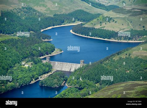 derwent dam  res stock photography  images alamy