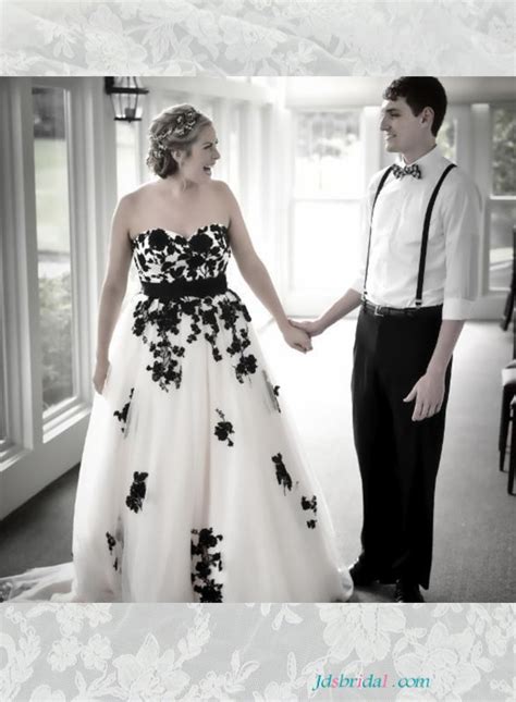 H1653 Beautiful Black And White Plus Size Wedding Dresses