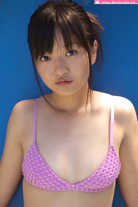 mayumi yamanaka japanese cute idol sexy purple swimsuit playing on the