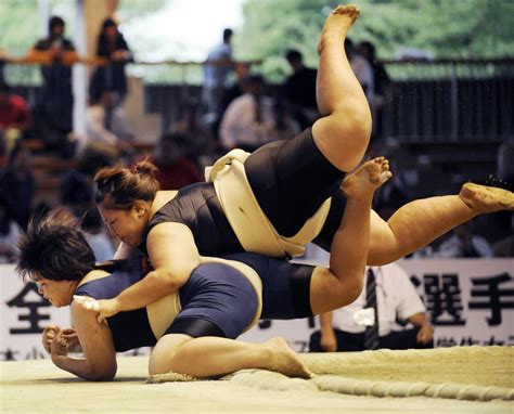 Women S Sumo Pushes For Olympics In A Turn From Tradition The New