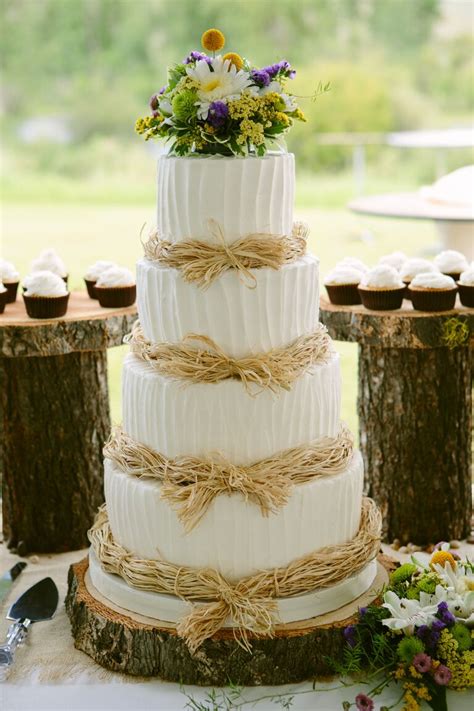 7 beautiful buttercream frosted wedding cakes